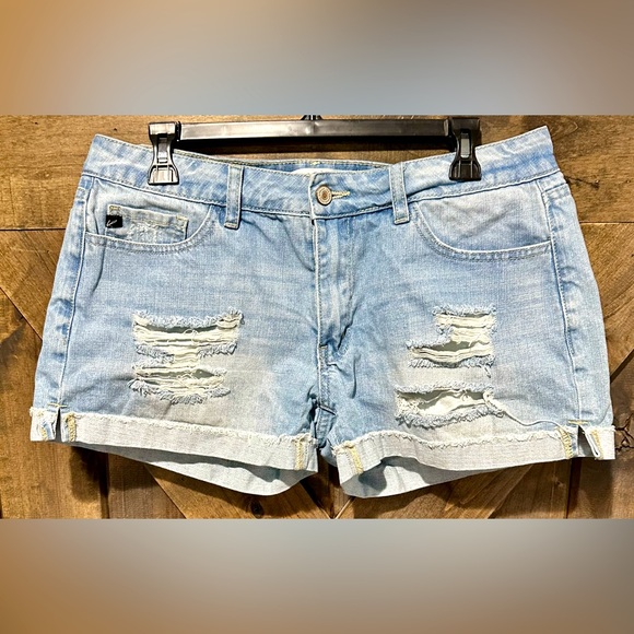 EUC Like New KanCan Light Wash Cuffed Denim Shorts - Picture 13 of 14